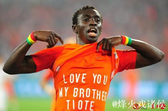 静默赛场 温情守护