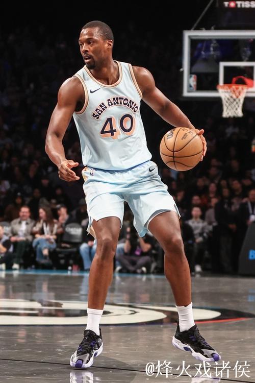 巴恩斯防守发威，马刺成功压制雷霆核心杰伦威